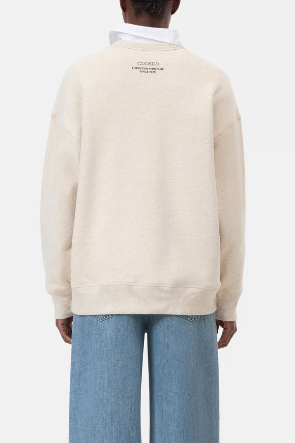 Sweater Closed