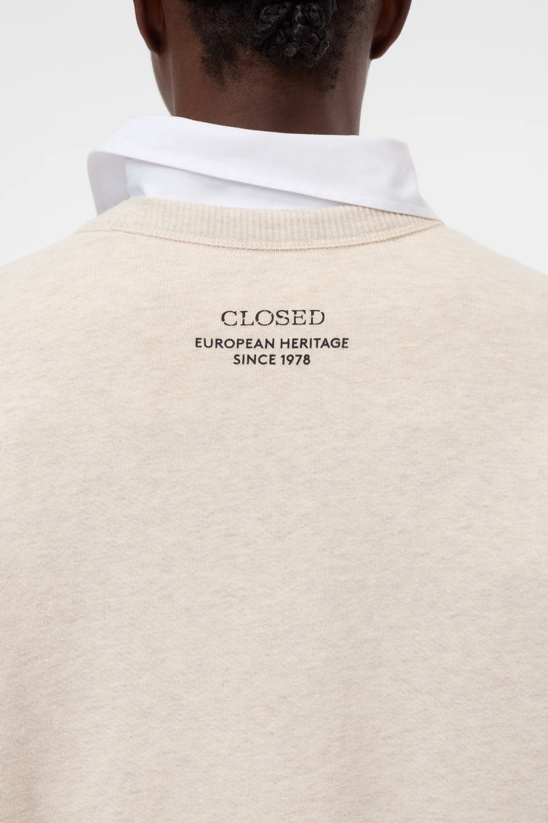 Sweater Closed