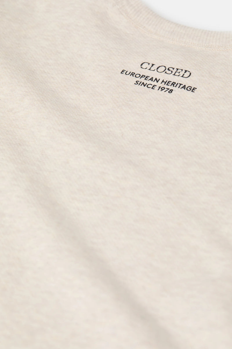 Sweater Closed