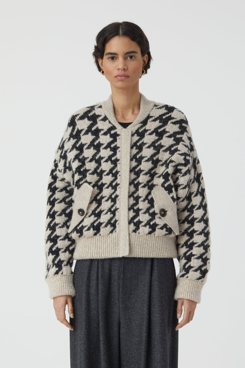 Vest Closed