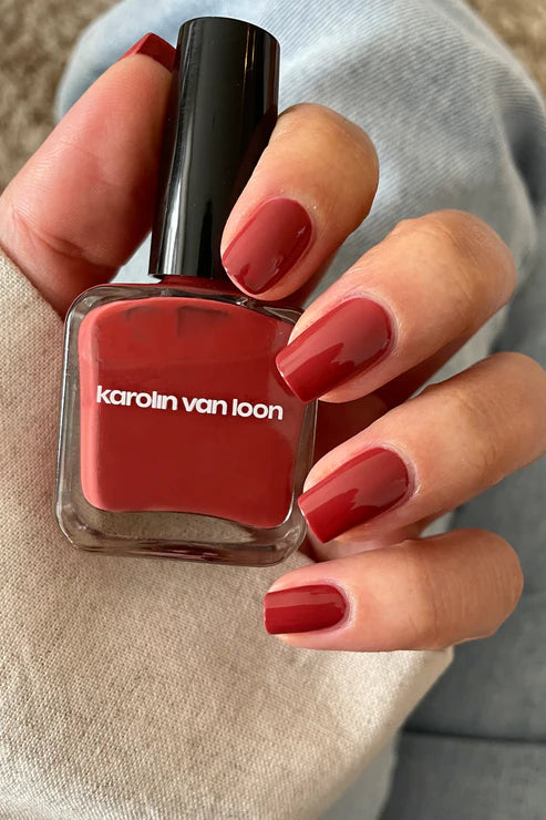 Nagellak Karolin van Loon