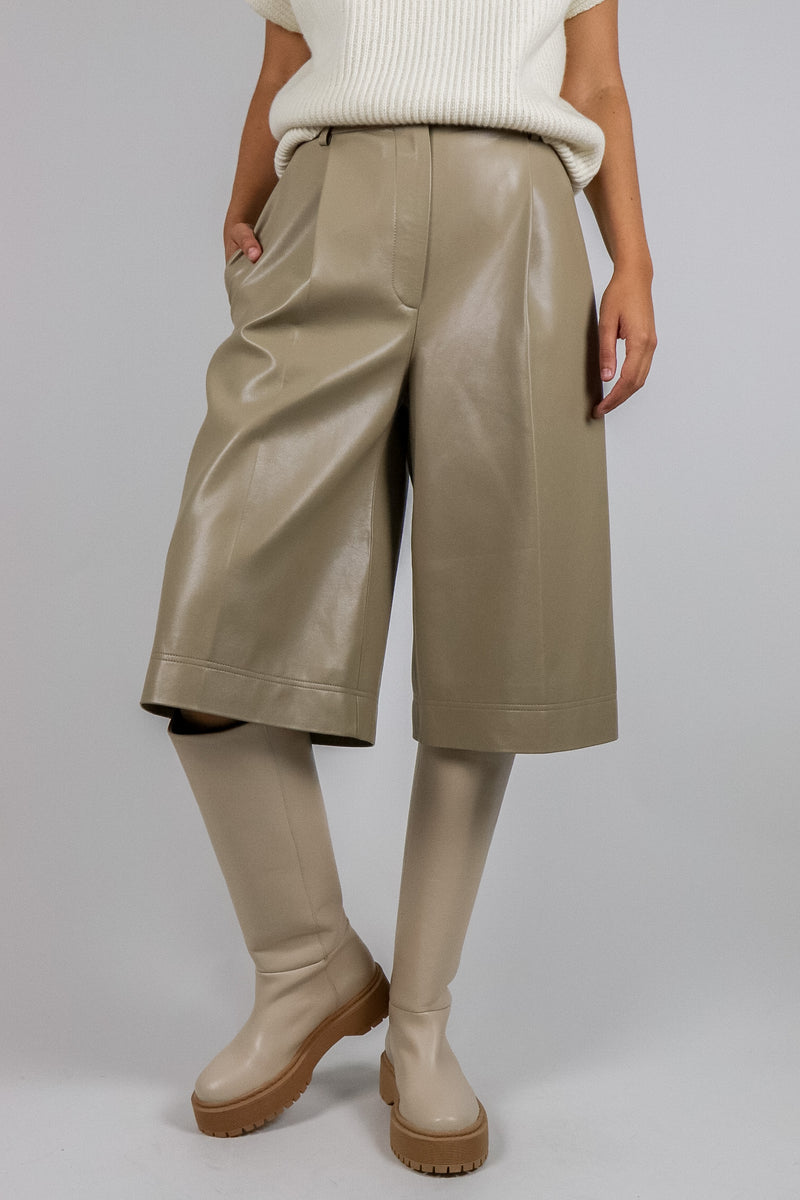 Leather crop pantalon